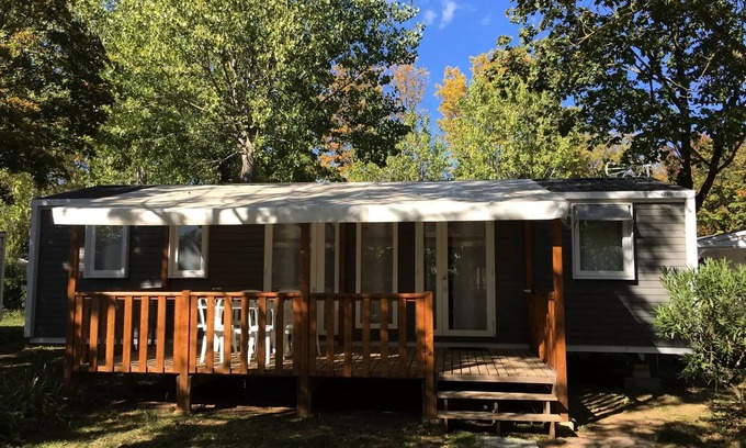 Lansargues House | Flower Camping Le Fou du Roi * - Mobil home Premium 38m2 (3 hp-6 pers) + TV + Air conditioning + covered terrace 6 persons