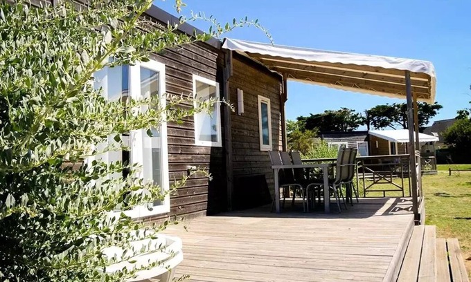 Batz-sur-Mer House | Flower Camping Les Paludiers * - Mobil-home Premium 30m2 (2 bedrooms) + semi-covered terrace + TV + bed linen 5 people