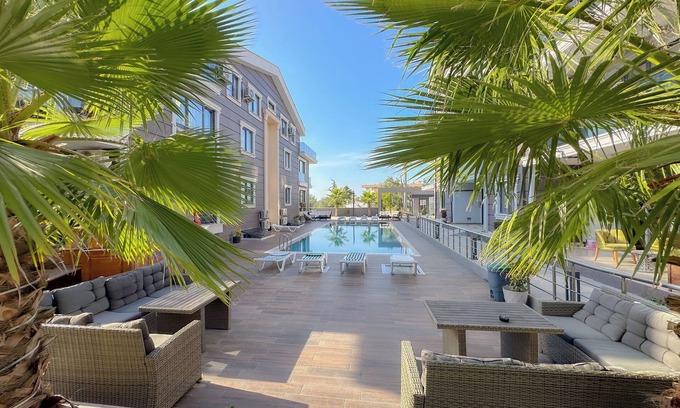 Cinarcik Apartment | Flower City Suites