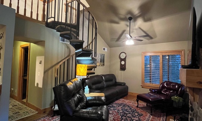 Edwards Condo | Fly Fish, Hike, Bike, Nightlife! Amazing 3 bedroom condo on Eagle River-Edwards!
