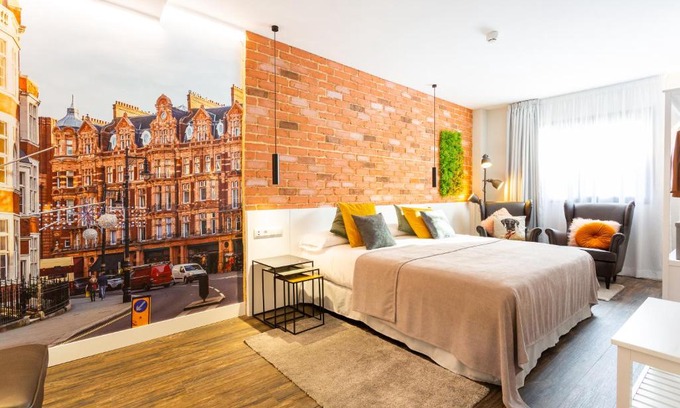 Barajas House | Fly Rooms Madrid Airport