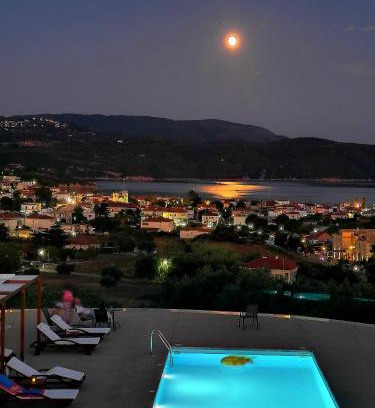 Pylos-Nestoras Apartment | Foinikounta view