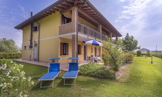 Marano Lagunare Apartment | Folaghe 1, apartment with view on the grove
