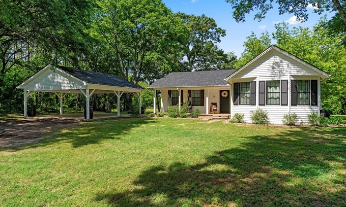 Mount Pleasant House | Folktale Cottage & Farmhouse Retreat