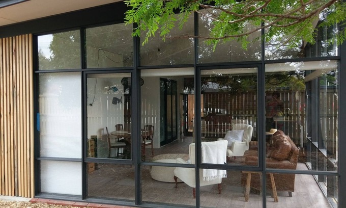 McCrae House | Foothills Beachside Escape McCrae