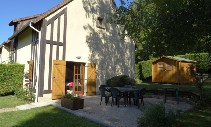 La Cour du Moulin Cottage | For 4 adults and 2 children Cottage in private residence, in Houlgate