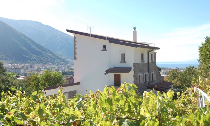 Casola di Napoli Villa | For 6 people Monticelli-Mansion