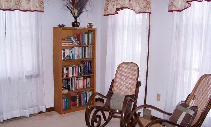 West Newbury Villa | For Business and Pleasure Travelers. Pink room.