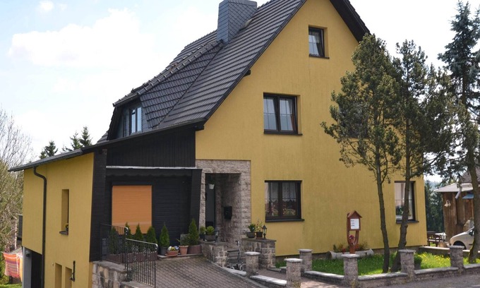 Frauenwald Apartment | Forest Retreat with Garden