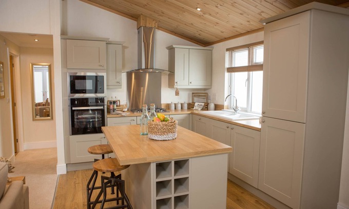 Ryther Apartment | Forest Retreat - With Hot Tub - Dog Friendly