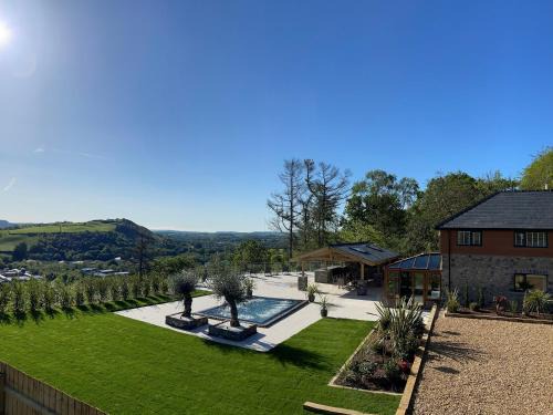 Pontyclun House | Forest View