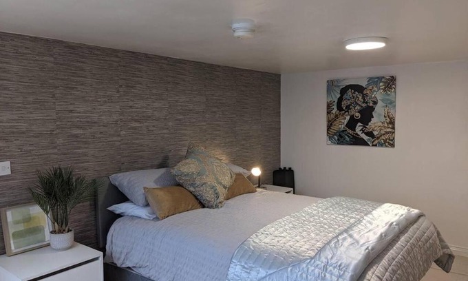 Rostrevor House | Forest View Impeccable two bedroom house