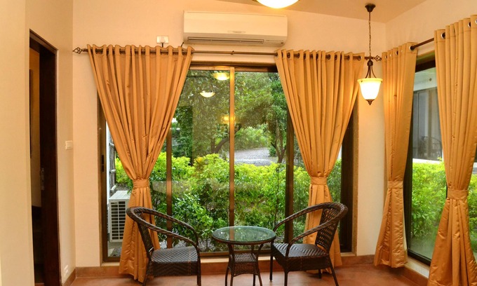 Khanvel Hotel | Forest Village Holiday Homes