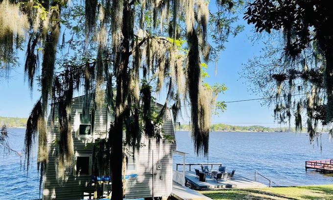 Cobb House | “Forever Young” Lake Blackshear Main Lake Amazing Views