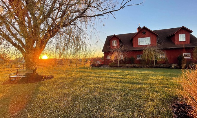 Kemblesville House | Forget & Re-set at this Farmette in the heart of southern Chester county!