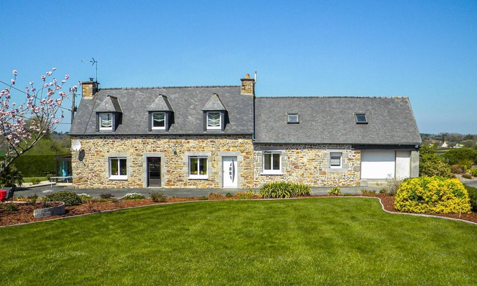 Coatascorn House | Former homestead on a large property, thus a pure oasis of well-being in the midst of nature.