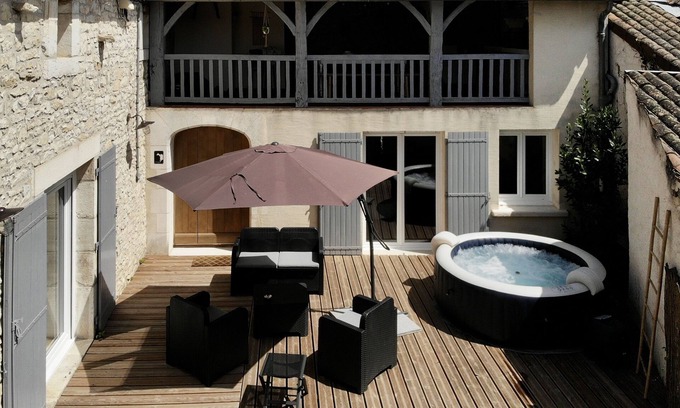 Thenon House | Former stable renovated for 8 people near the caves of Lascaux Périgord Noir