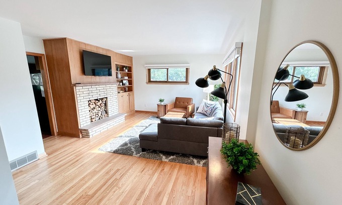 Fort Atkinson House | Fort Atkinson Mid-Century Retreat