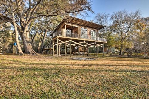 Fort White House | Fort White Retreat Deck and River Access!