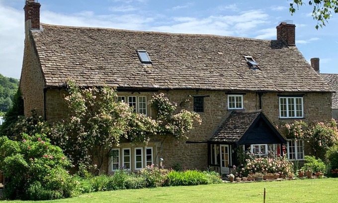 Dursley Bed & Breakfast | Forthay Bed and Breakfast