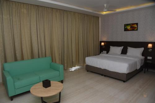 Saligrama Bed & Breakfast | Fortune Plaza Hotel