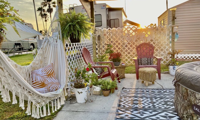Arcadia RV Rental | Fossil hunting and antique shopping