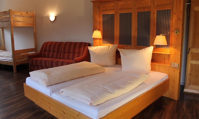 Titisee-Neustadt Apartment | Four-bed room with shower/WC