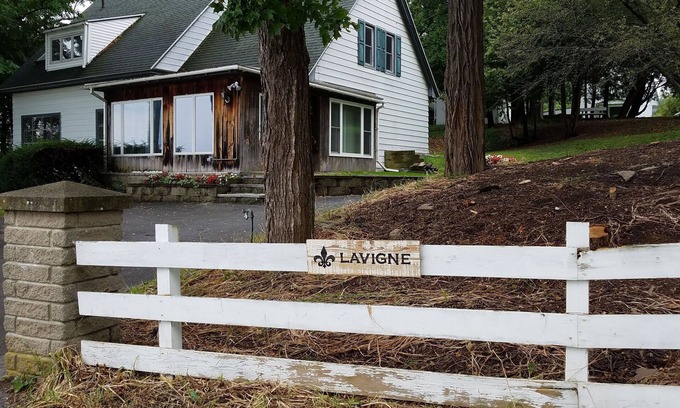 Plattsburgh House | Four Bedroom 2.5 Bath House on Lake Champlain