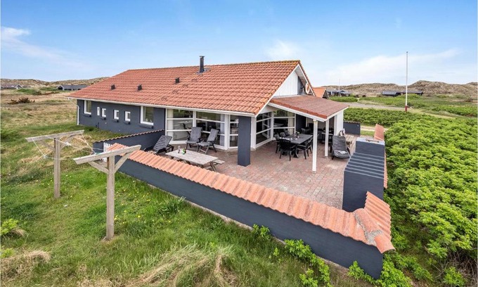 Argab House | Four-Bedroom Holiday Home In Hvide Sande