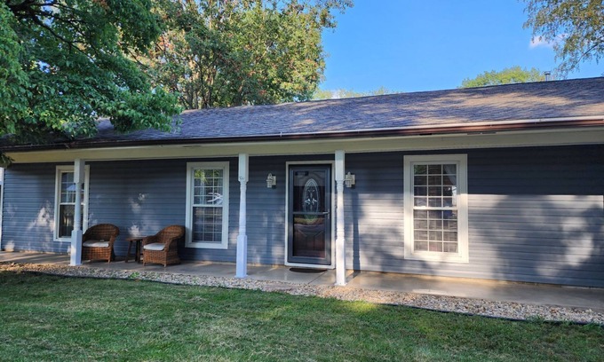 Terre Haute House | Four Bedroom Home In Terre Haute. ISU Rose Hulman