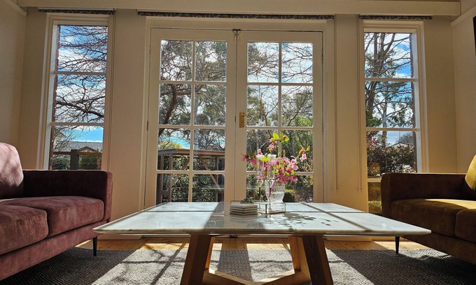 Ainslie House | Four-bedroom house with city view in Central Canberra