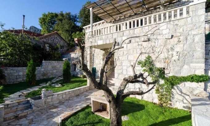 Dunave Krajnje Villa | Four-Bedroom villa with pool