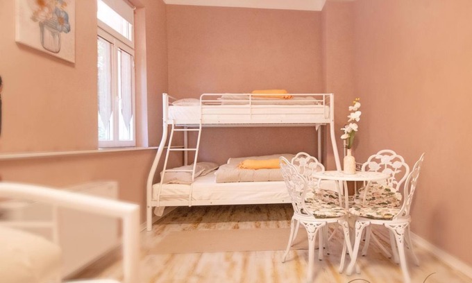 Neustadt an der Weinstrasse House | Four-bed room - Historia Hotel