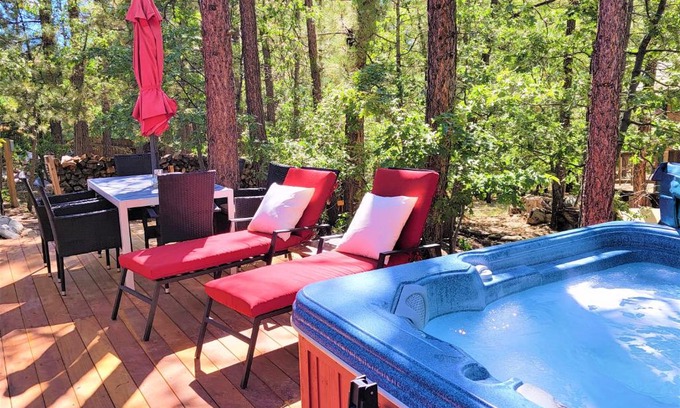 The Village House | Four Seasons Getaway-Private Hot Spa-Walk to Village-Walk to Pineknot Trailhead-Plus King Bed!