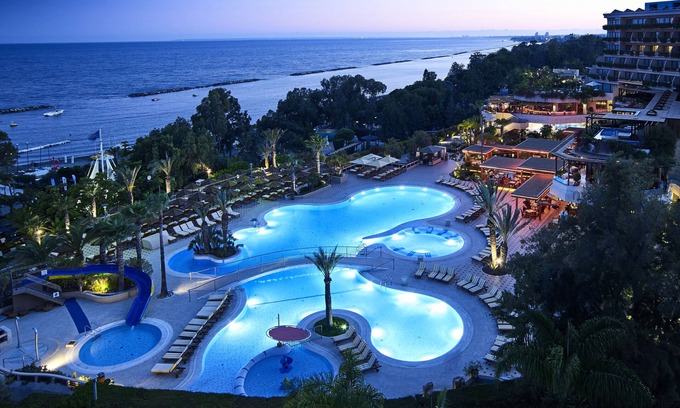 Agios Tychon Hotel | Four Seasons Hotel
