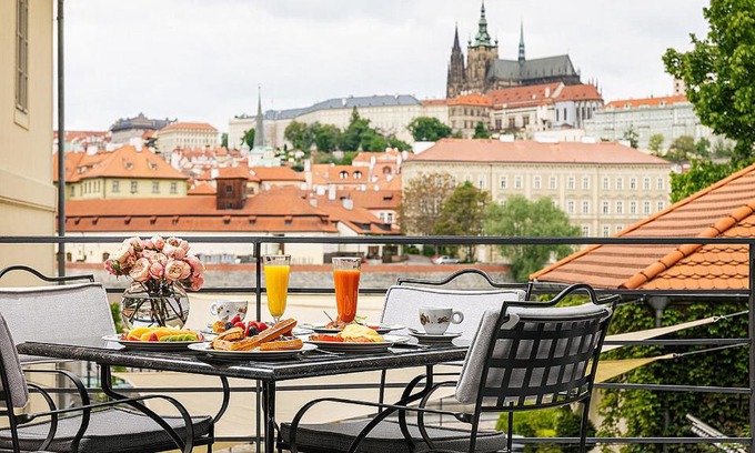Prague 1 Hotel | Four Seasons Hotel Prague