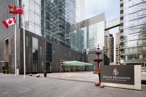 Yorkville Hotel | Four Seasons Hotel Toronto