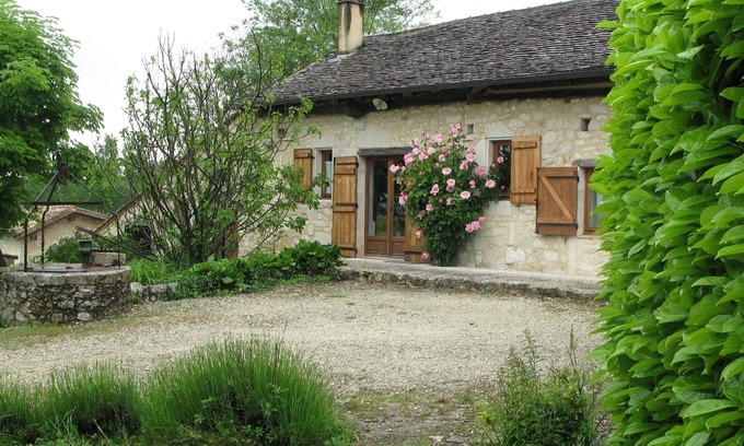 Issigeac House | FOURNIL DE CAVARCOU SWIMMING POOL,SAUNA,FISHING POND A bucolic and relaxing stay