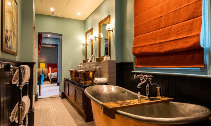 Barbican Hotel | Fox and Anchor