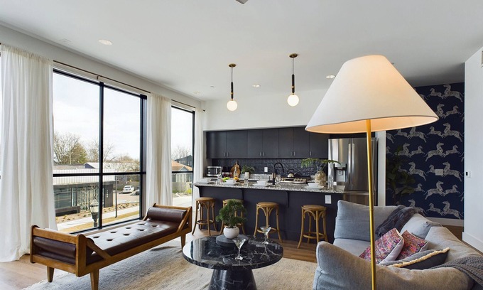 Woodland in Waverly House | Fox Suite - Downtown Views - 12 South