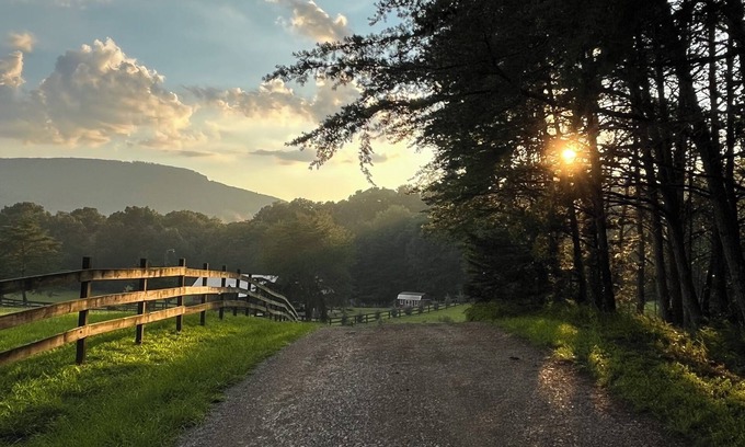 Rising Fawn Cottage | "Fox View Cottage" Breathtaking Views, Pet-Friendly, Wheelchair accessible!