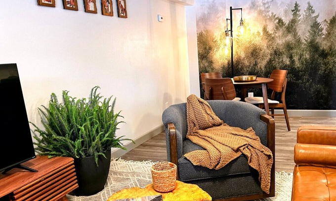 Palmer Condo | Foxhole Retreat~Hiking near Hatchers & Local Goods