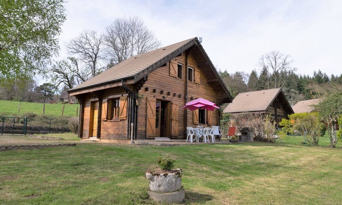 Camps-Saint-Mathurin-Leobazel House | Cottage du Lac by Interhome