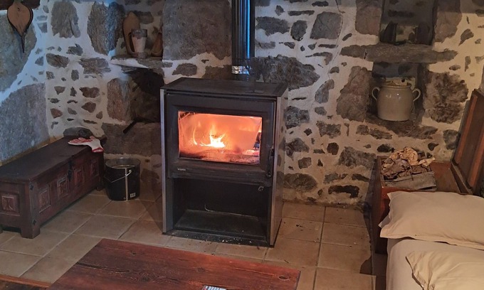 Champs-sur-Tarentaine-Marchal House | Bienvenue au gîte du lavoir à proximité des lacs , rivières et montagnes
