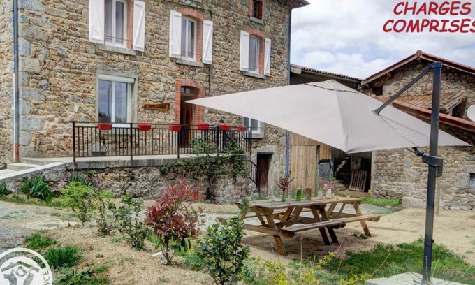 Saint-Didier-sur-Rochefort Cottage | 200 m² Cabin ∙ 6 bedrooms ∙ 12 guests