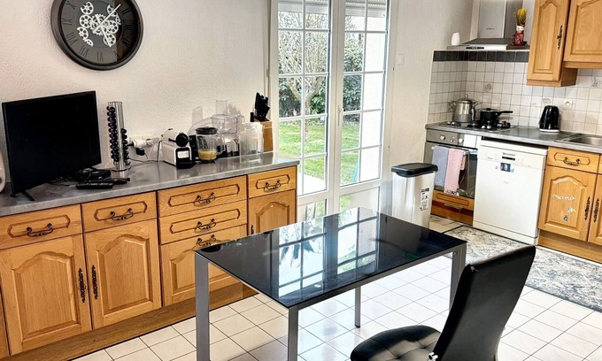 Saint-Georges-des-Groseillers House | Homerez - House in Saint-Georges-des-Groseillers
