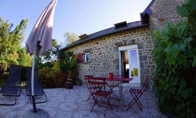 Saint-Laurent-de-Terregatte House | 55 m² House ∙ 2 bedrooms ∙ 4 guests