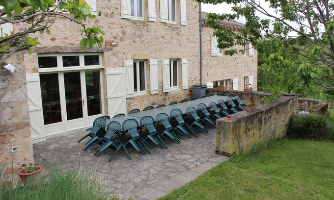 Saint-Quentin-sur-Sauxillanges House | 3* HELI GOULAPIE group gite with mountain views