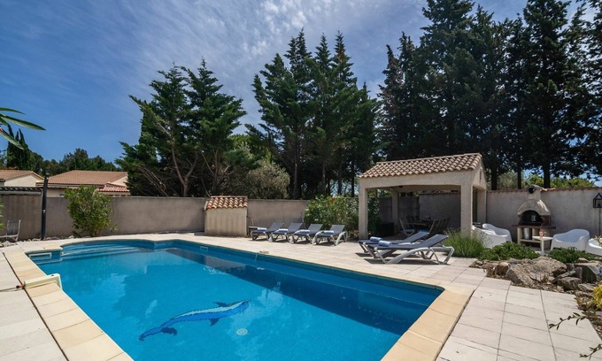Pouzols-Minervois Villa | Villa in Pouzols with Private Pool & Vineyards