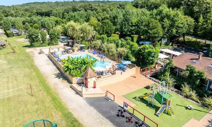 Marcillac-Saint-Quentin House | Campsite Le Pont de Mazerat* - Mobile home Select LV Clim Plancha Wifi 4 rooms 6 people